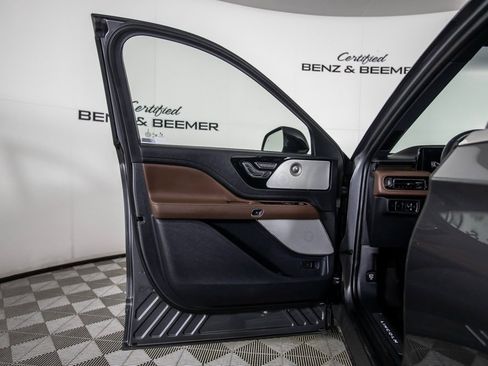 Used 2025 Lincoln Aviator Reserve w/ Equipment Group 201A image 21