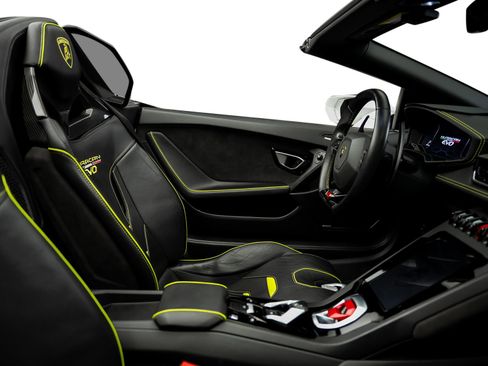 Used 2020 Lamborghini Huracan EVO RWD image 57
