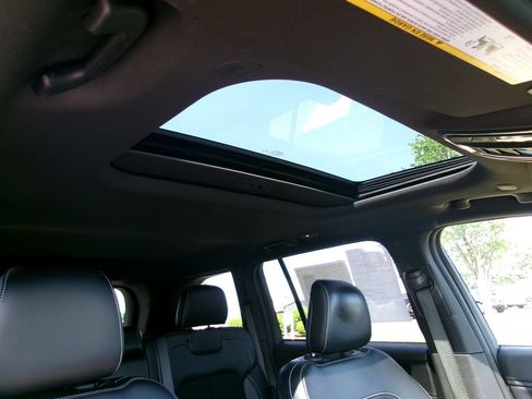 Certified 2023 Jeep Grand Cherokee Altitude AWD/4WD image 21