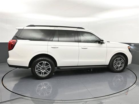 Certified 2026 Ford Expedition Active AWD/4WD image 25