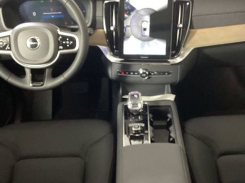 New 2026 Volvo XC90 T8 Plus w/ Protection Package Premier image 22