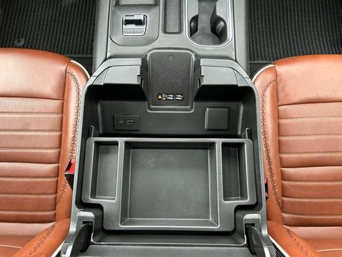 Used 2024 GMC Sierra 3500 Denali Ultimate AWD/4WD image 25