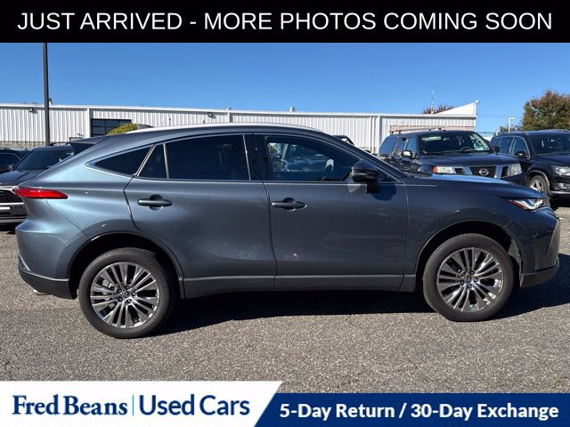 Used 2024 Toyota Venza XLE AWD/4WD image 11