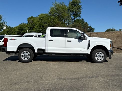 New 2026 Ford F350 XLT image 2