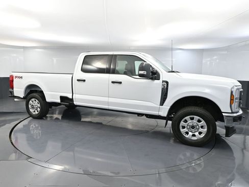 Used 2024 Ford F350 XLT w/ FX4 Off-Road Package image 4