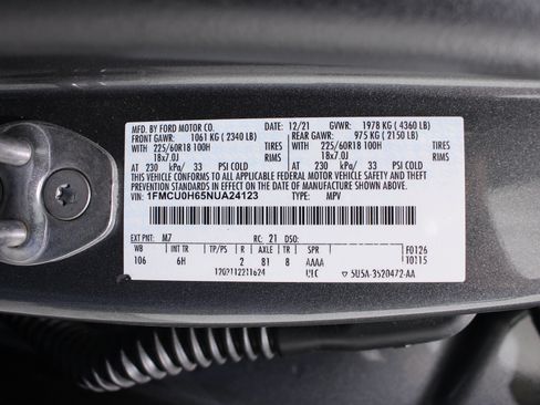 Used 2022 Ford Escape SEL w/ Technology Package FWD image 39
