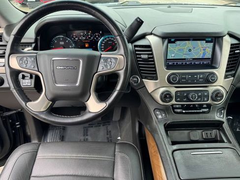 Used 2019 GMC Yukon XL Denali AWD/4WD image 17