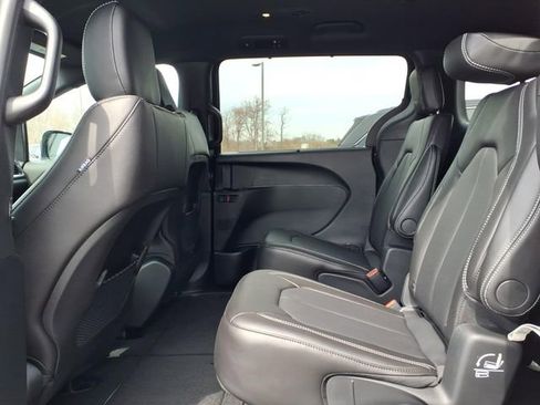 New 2026 Chrysler Voyager LX image 8