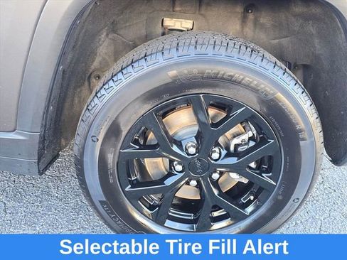 Used 2024 Jeep Grand Cherokee L Laredo image 19