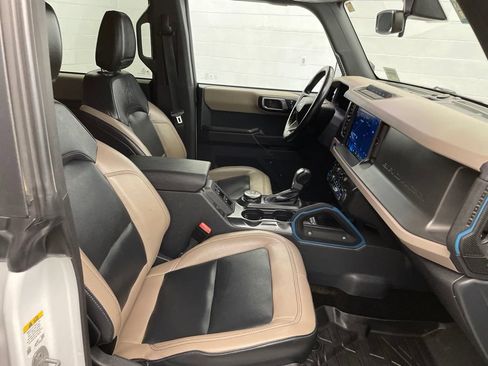 Used 2024 Ford Bronco Wildtrak AWD/4WD image 24