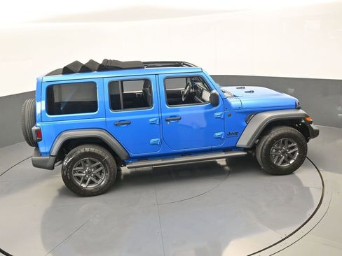 Used 2025 Jeep Wrangler Unlimited Sport AWD/4WD image 46