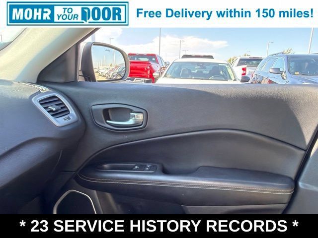 Used 2019 Jeep Compass Latitude FWD image 28