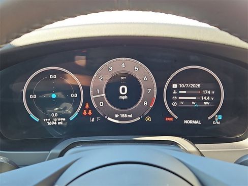 Certified 2025 Porsche 911 Carrera image 33