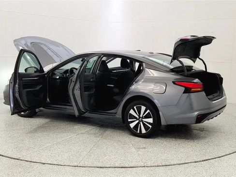 Used 2022 Nissan Altima 2.5 SV AWD/4WD image 11