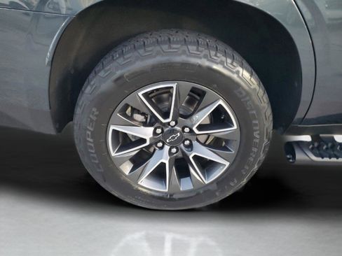 Used 2021 Chevrolet Tahoe Z71 w/ Rear Media and Nav Package image 5