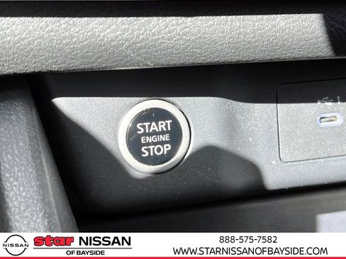 Used 2023 Nissan Rogue S image 29