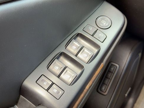 Used 2015 Chevrolet Tahoe LT image 11