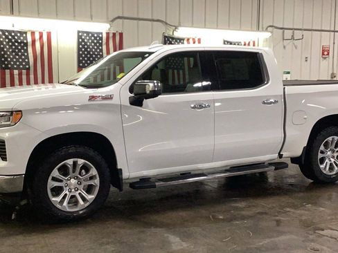 Used 2022 Chevrolet Silverado 1500 LTZ image 2