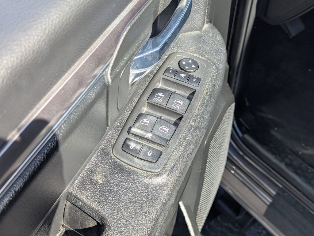 Used 2022 RAM 1500 Warlock AWD/4WD image 27