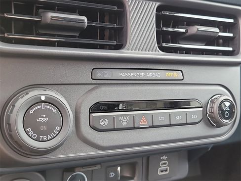 New 2025 Ford Maverick Lariat w/ Black Appearance Package image 23