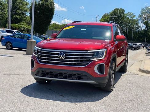 Used 2024 Volkswagen Atlas SE FWD image 3