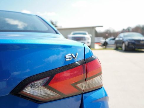 Used 2022 Nissan Versa SV image 14