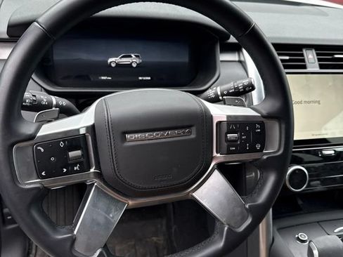Used 2025 Land Rover Discovery Dynamic SE AWD/4WD image 6