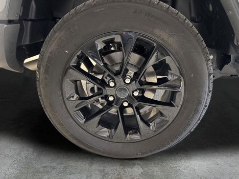 Used 2025 Jeep Wrangler Unlimited Sahara AWD/4WD image 28