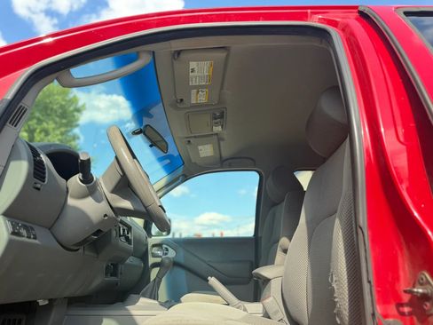Used 2008 Nissan Frontier SE w/ SE Value Truck Pkg AWD/4WD image 17