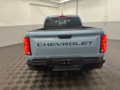 Used 2025 Chevrolet Colorado Z71 w/ Technology Package AWD/4WD image 5