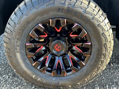 Used 2022 GMC Sierra 2500 AT4 image 31