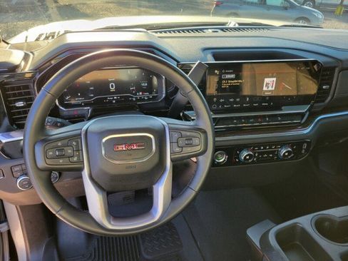Used 2023 GMC Sierra 1500 Elevation w/ X31 Off-Road Package AWD/4WD image 16