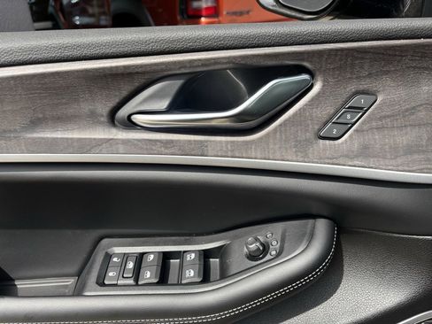 New 2026 Jeep Grand Cherokee L Limited w/ Limited Altitude Package RWD image 19