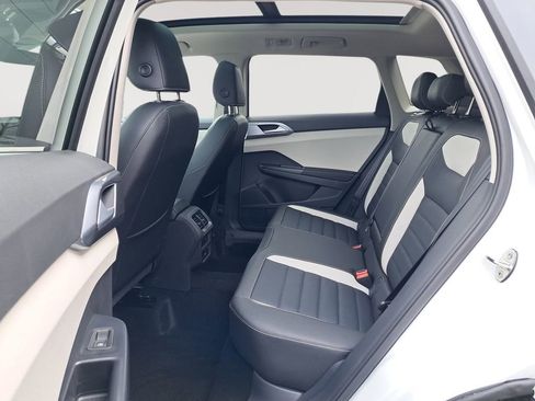 New 2025 Volkswagen Taos SEL AWD/4WD image 14