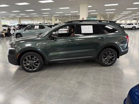 Used 2022 Kia Sorento SX Prestige w/ Rust Color Package AWD/4WD image 4