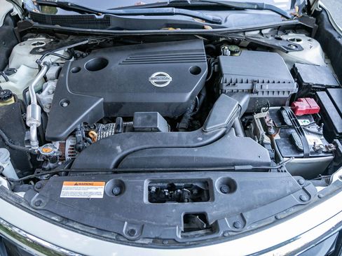 Used 2014 Nissan Altima 2.5 S FWD image 34
