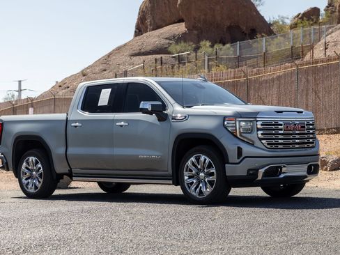 Used 2024 GMC Sierra 1500 Denali w/ Denali Reserve Package AWD/4WD image 13