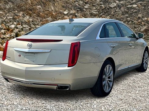Used 2015 Cadillac XTS Luxury image 2