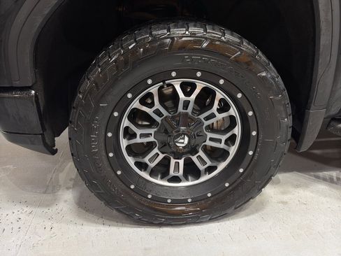 Certified 2024 GMC Sierra 1500 AT4 w/ Technology Package image 9