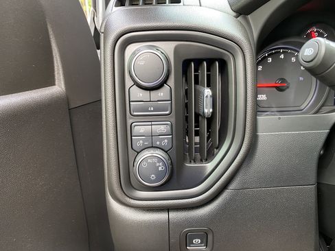 Used 2025 Chevrolet Silverado 2500 Custom w/ Custom Value Package AWD/4WD image 19