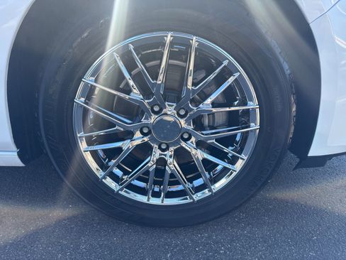 Used 2020 Chevrolet Malibu LT FWD image 16