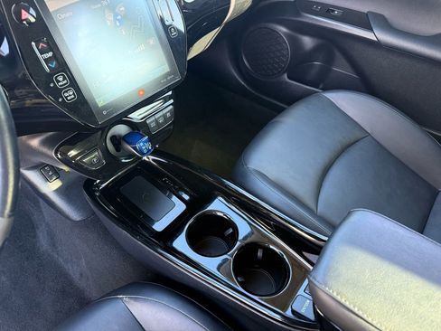 Used 2018 Toyota Prius Prime Advanced image 34