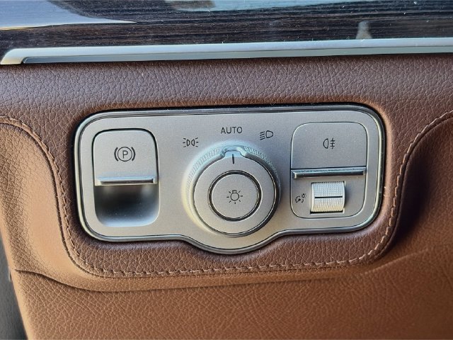 Used 2024 Mercedes-Benz GLS 450 4MATIC image 9