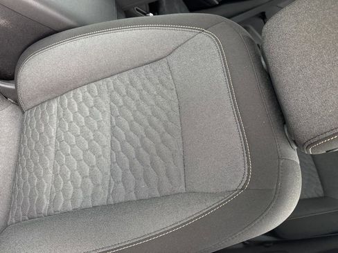 Used 2018 Chevrolet Equinox LT image 2