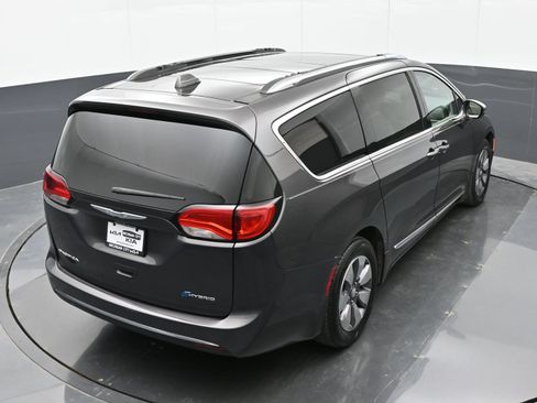 Used 2018 Chrysler Pacifica Limited w/ Advanced Safetytec Group FWD image 33