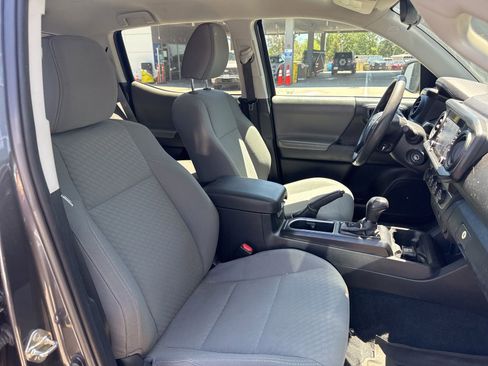 Used 2021 Toyota Tacoma SR w/ SR Convenience Package RWD image 9