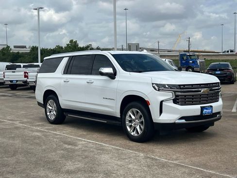 Used 2023 Chevrolet Suburban Premier RWD image 6