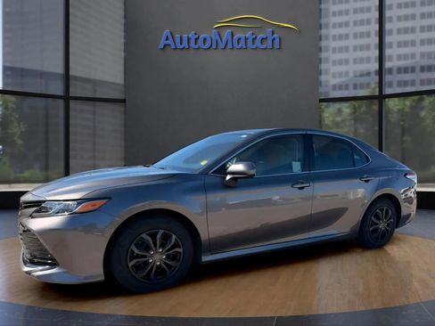 Used 2020 Toyota Camry LE image 6