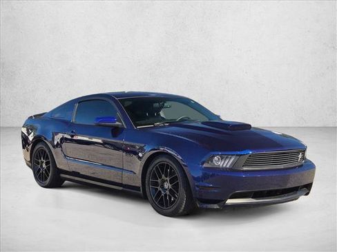 Used 2012 Ford Mustang GT Premium image 3