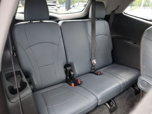 Used 2018 Buick Enclave Essence w/ Trailering Package AWD/4WD image 14